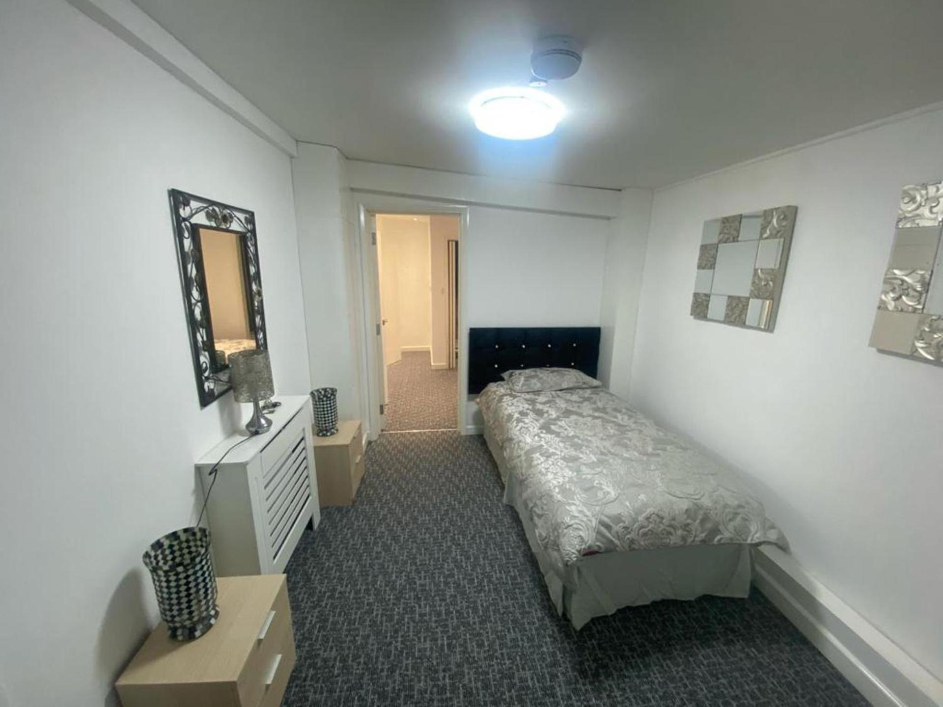 Beautiful 3-Bed Apartment In מרת'יר טידפיל מראה חיצוני תמונה
